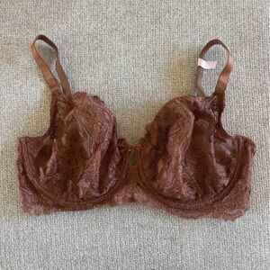 Victoria's Secret Fabulous Full Cup Lace Bra